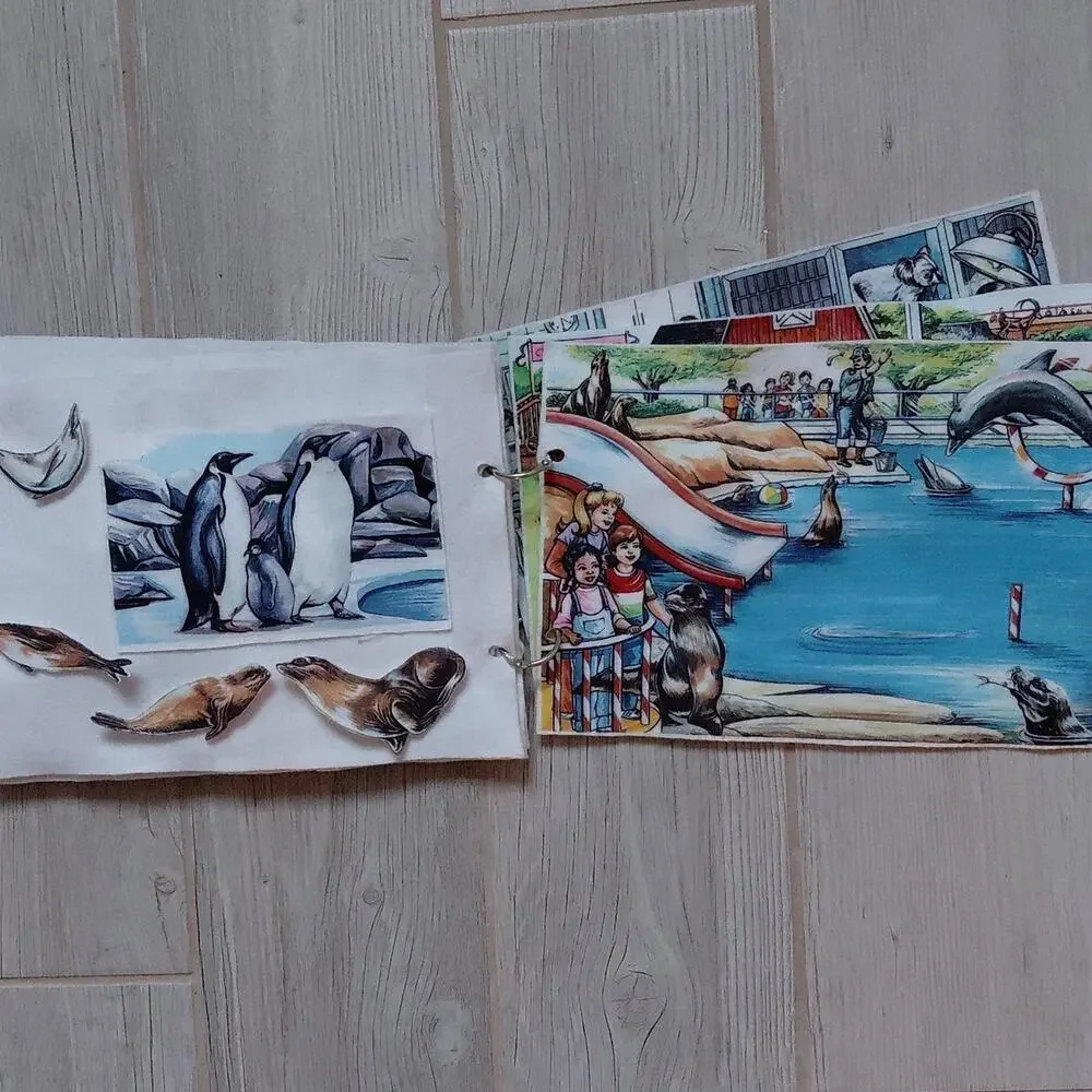 Fold-Out Felt Fabric Book - A Visit To The Zoo